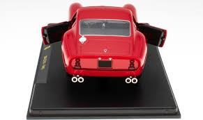 Ferrari 250 GTO 1962 cu vitrina - 1/24 Bburago
