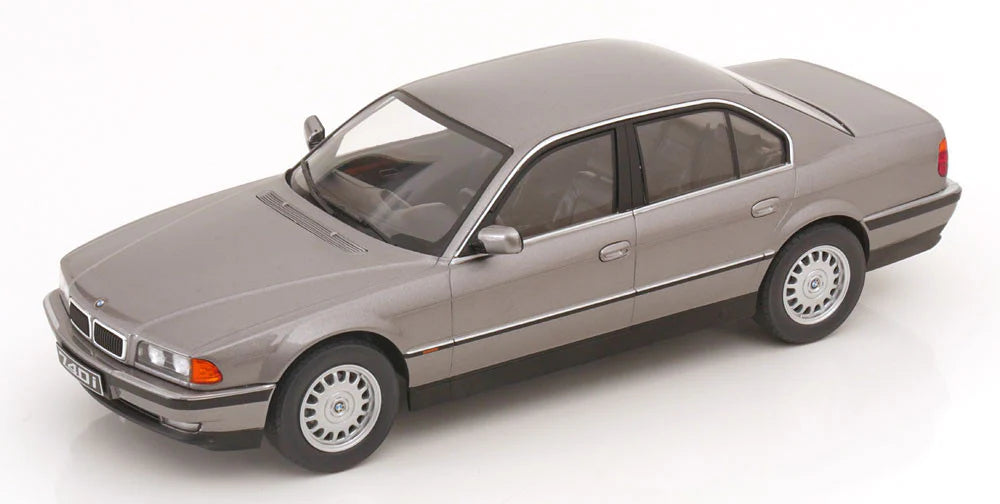 BMW 740i E38 gri - 1/18 KK-Scale