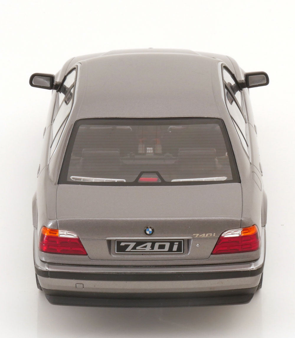 BMW 740i E38 gri - 1/18 KK-Scale