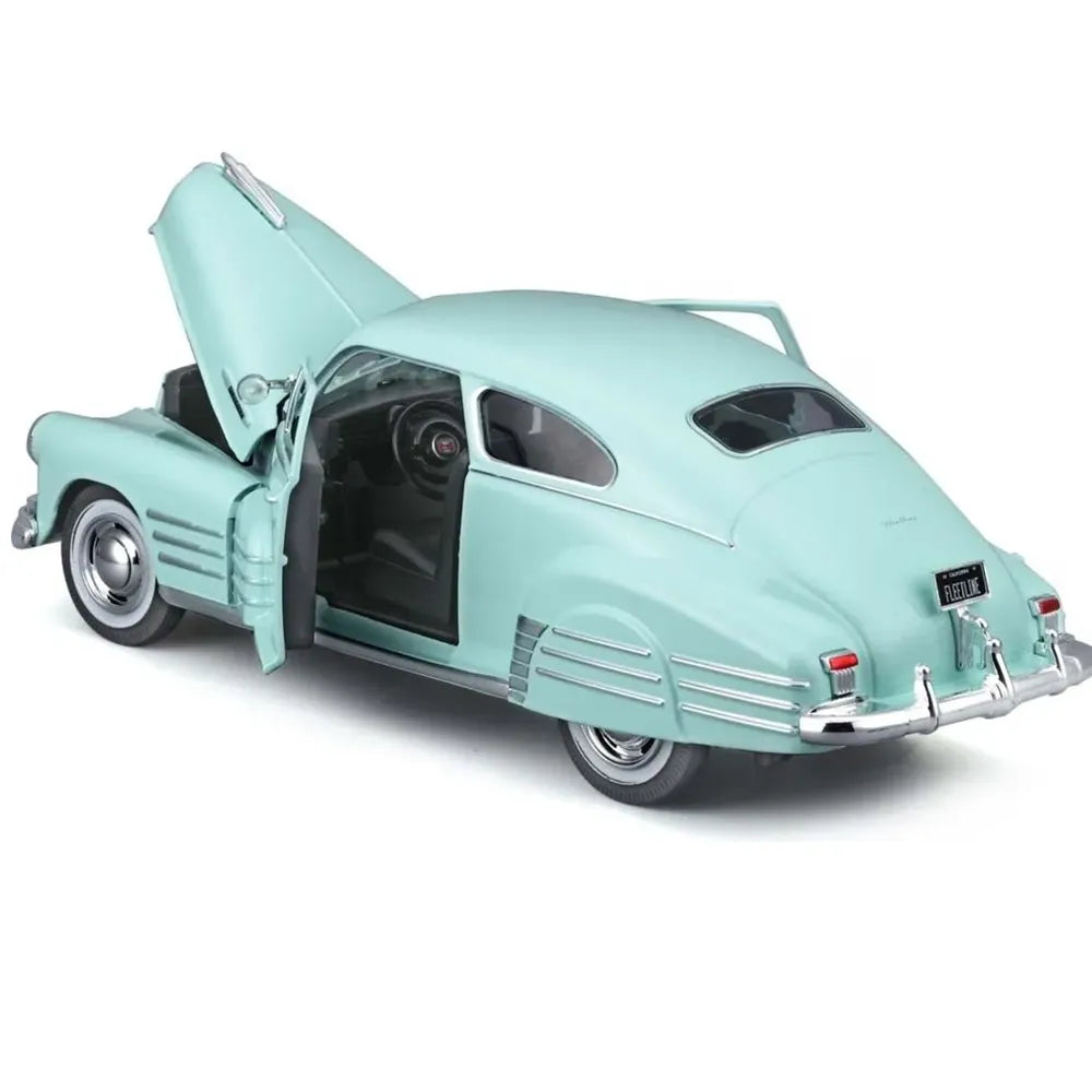 Chevrolet Fleetline Aerosedan 1948 light green - 1/25 Maisto