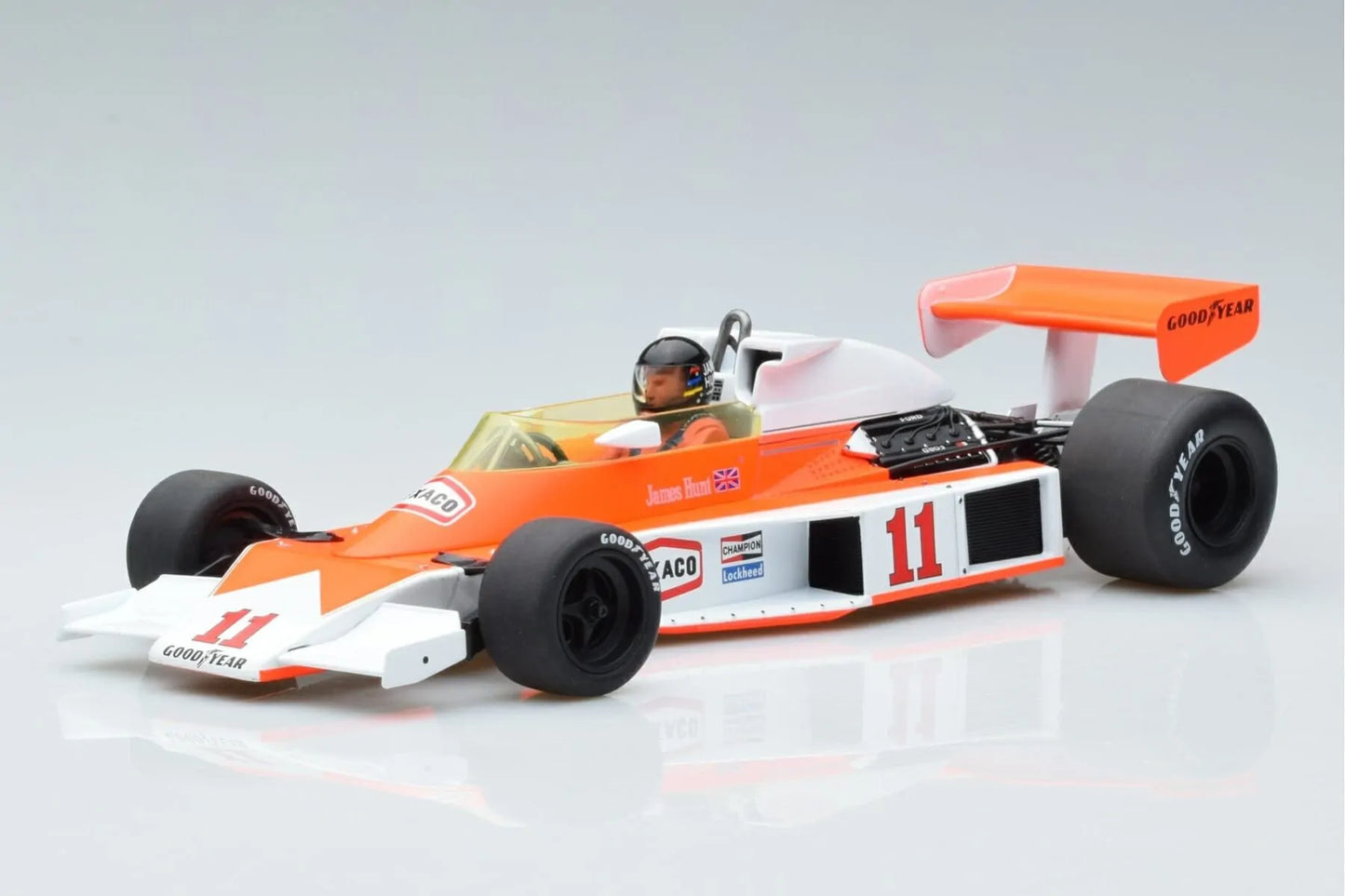 Formula 1 McLaren-Ford M23 #11 James Hunt - 1/18 Modelcar Group