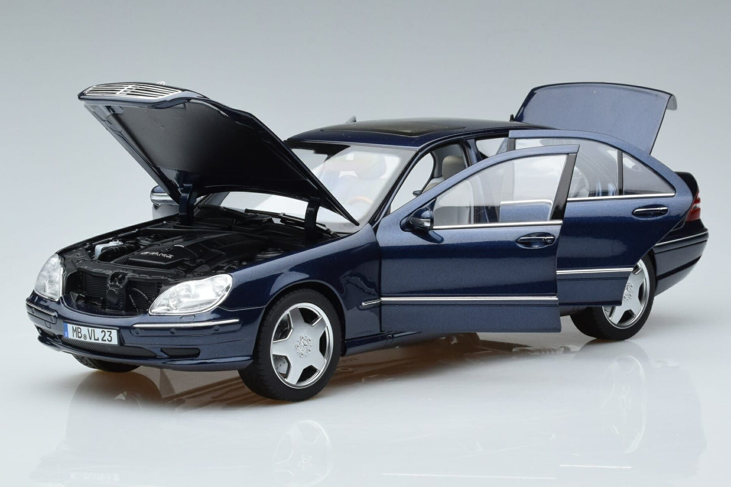 Mercedes-Benz S55 AMG 2000 bleumarin - 1/18 Norev