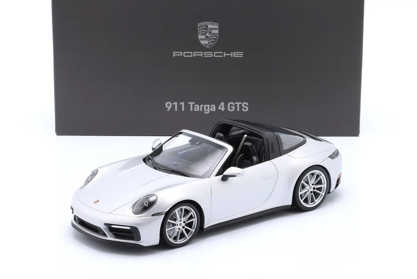 Porsche 911 Targa 4 GTS 2021 argintiu - 1/18 Minichamps