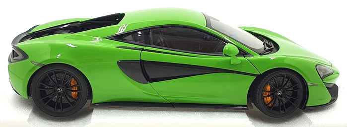 McLaren 570S Mantis Green - 1/18 AUTOART
