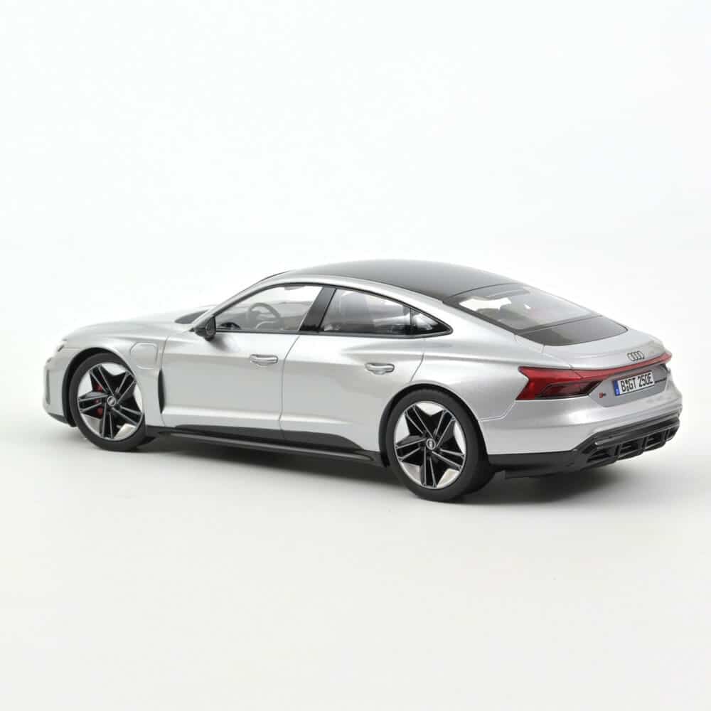 Audi RS e-tron GT 2021 argintiu - 1/18 Norev