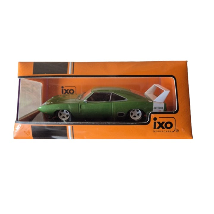 Dodge Charger Daytona 1969 verde/alb cu vitrina plexiglass - 1/43 Ixo Models