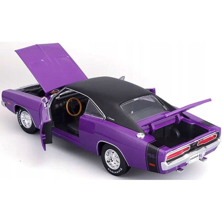 Dodge Charger R/T 1969 mov/negru - 1/18 Maisto