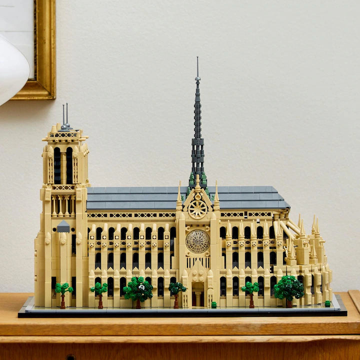 LEGO Architecture 21061 - Notre-Dame de Paris (4383 piese)