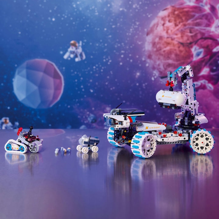 LEGO Technic 42211 - Vehicul spatial Rover Lunar Outpost (1082 piese)