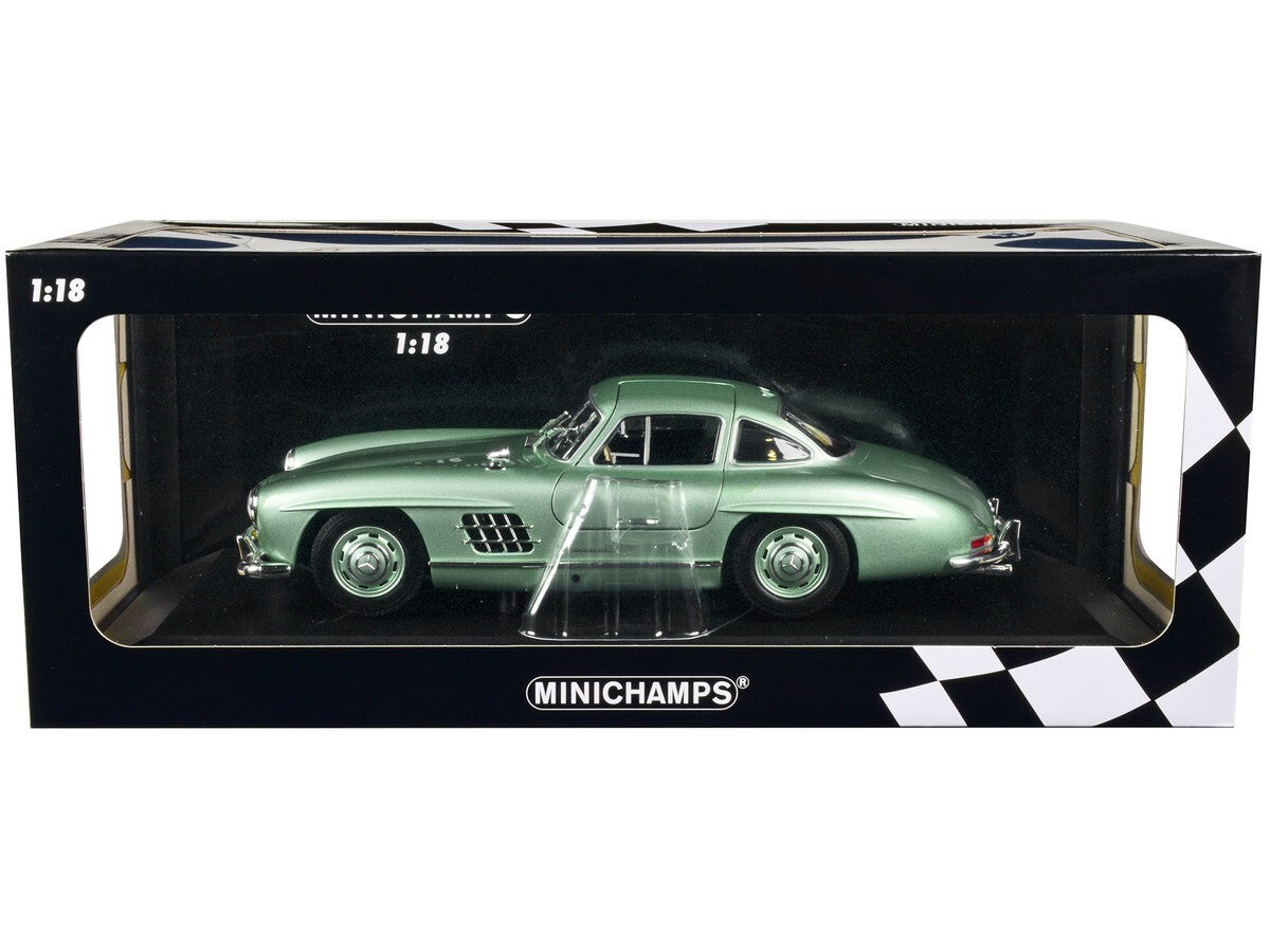 Mercedes-Benz 300 SL Coupe 1955 light green metallic 1/390pcs - 1/18 Minichamps