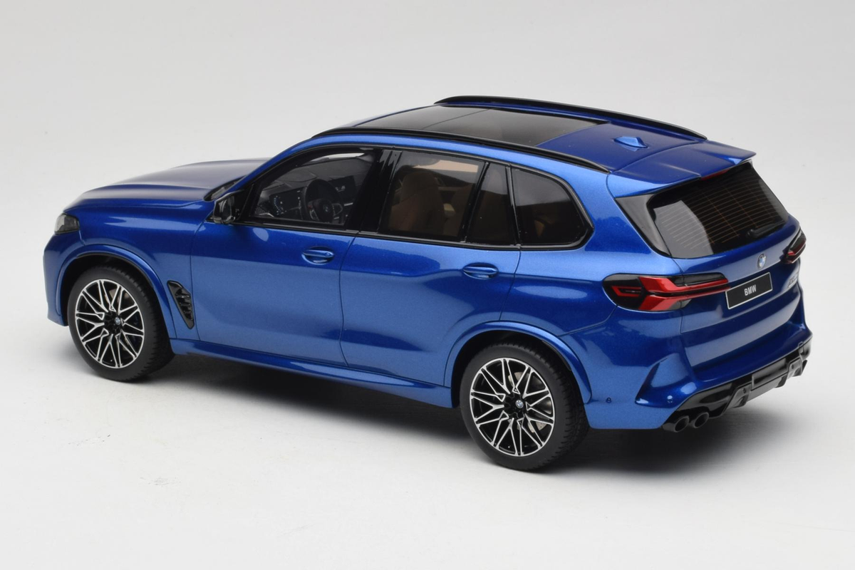 BMW X5 M Competition albastru - 1/18 GT-Spirit