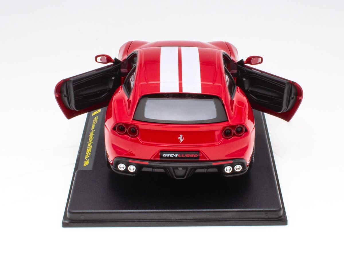 Ferrari GTC4 Lusso cu vitrina plexiglass - 1/24 Bburago