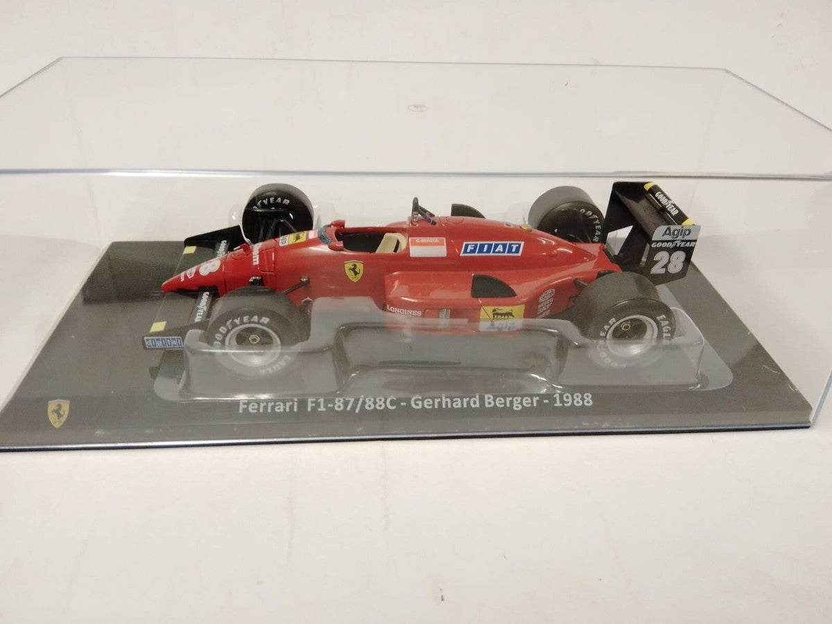 Formula 1 Ferrari F1-87/88C - Gerhard Berger 1988 #28 cu vitrina plexiglass - 1/24 Premium Collectibles