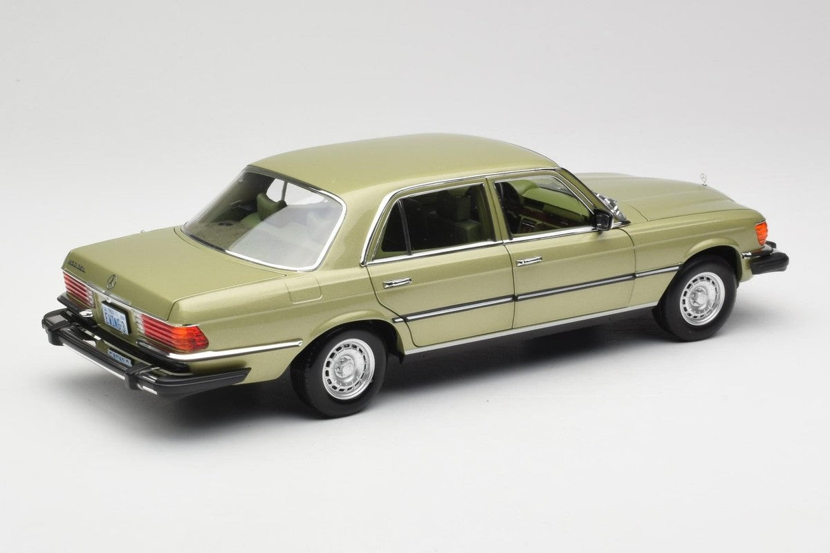 Mercedes-Benz 450 SEL US-Version 1979 silvergreen metallic - 1/18 Norev