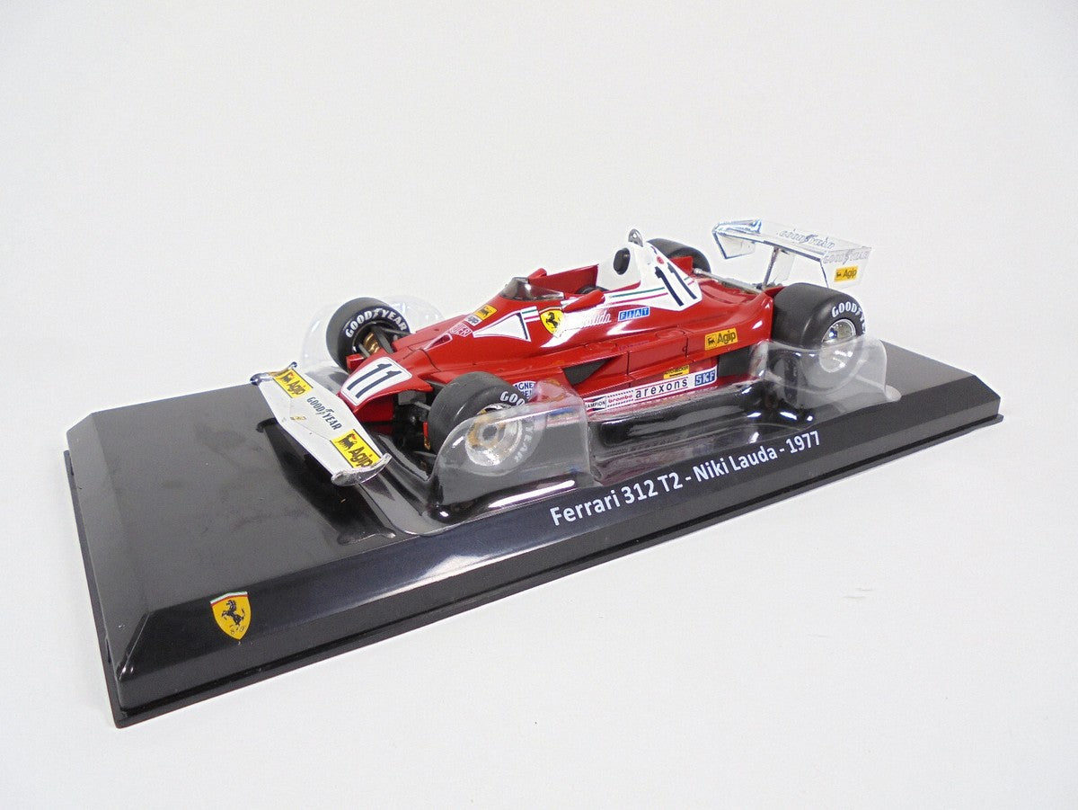 Formula 1 Ferrari 312 T2 - Niki Lauda 1977 #11 cu vitrina plexiglass - 1/24 Premium Collectibles
