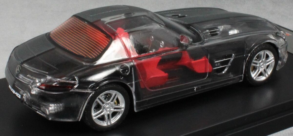 Mercedes SLS Amg 2011 cu vitrina plexiglass - 1/43 IxoModels