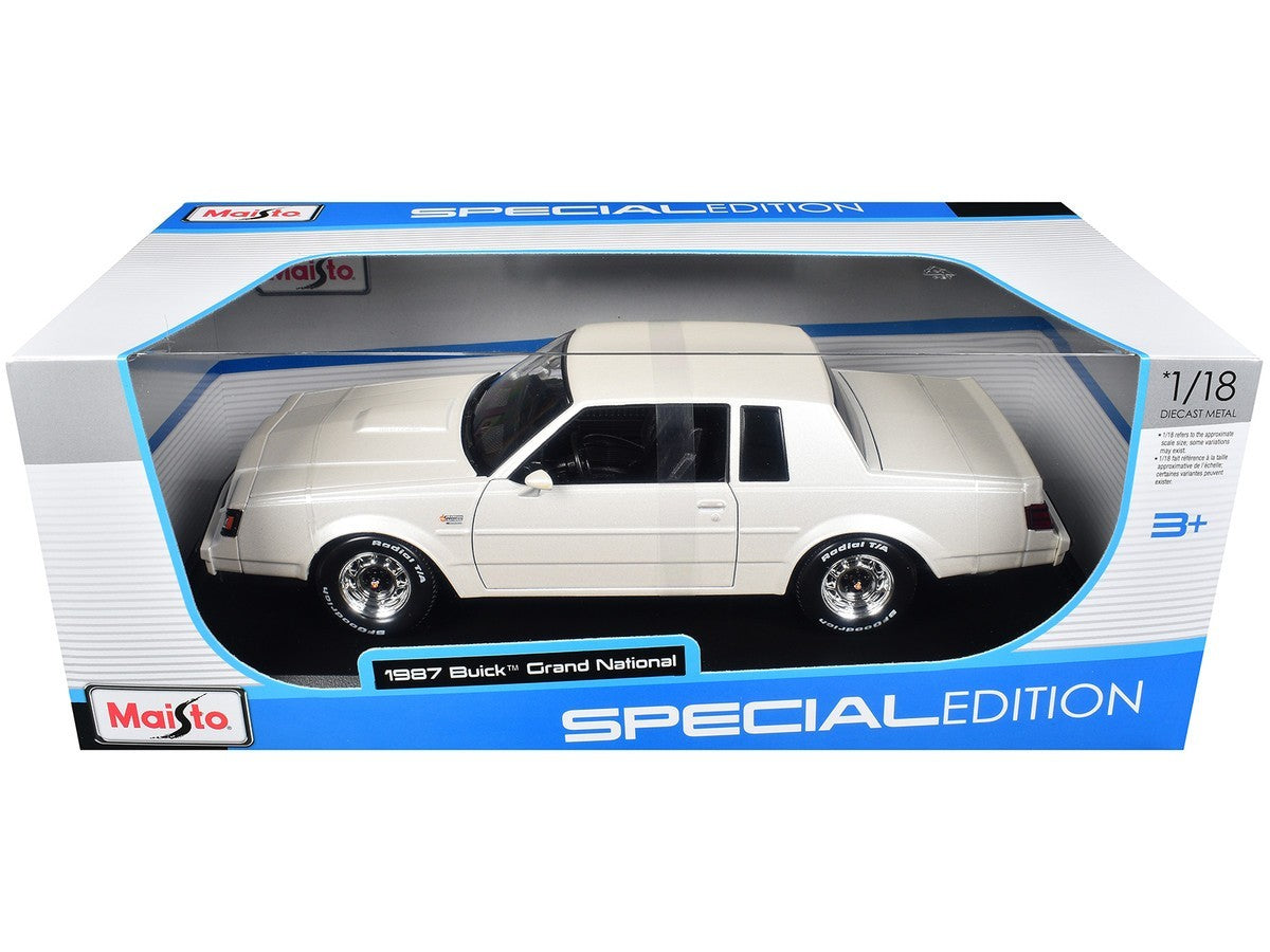 Buick Grand National 1987 alb - 1/18 Maisto