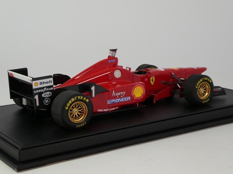 Formula 1 Ferrari F310 - Michael Schumacher 1996 cu vitrina plexiglass - 1/24 Premium Collectibles