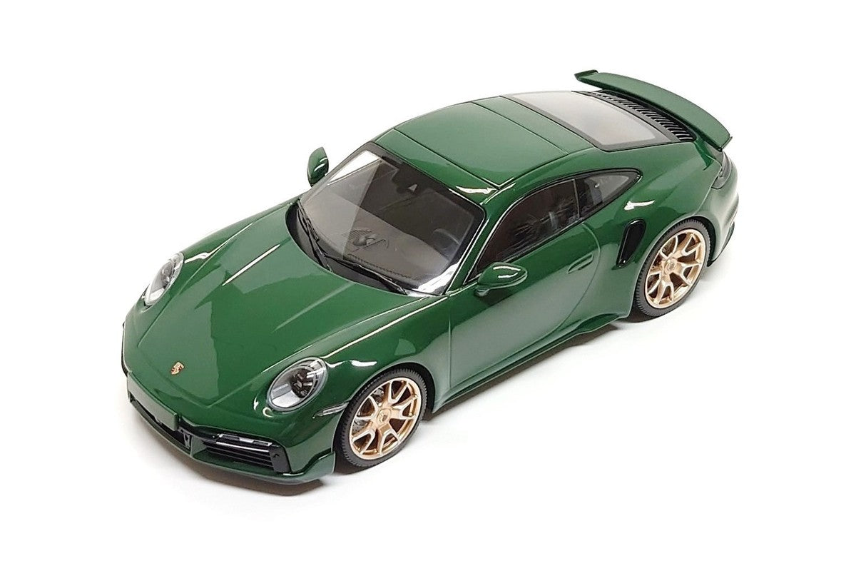 Porsche 911 992 Turbo S Coupe Sport Design 2024 verde cu roti aurii 1/300 pcs - 1/18 Minichamps