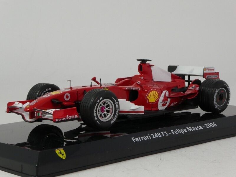Formula 1 Ferrari 248 F1 - Felipe Massa 2006 #6 cu vitrina plexiglass - 1/24 Premium Collectibles