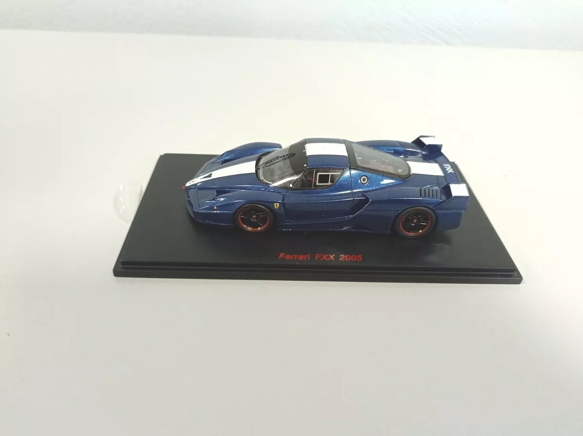Ferrari Fxx bleumarin #24 cu vitrina plexiglass - 1/43 Hot Wheels Elite