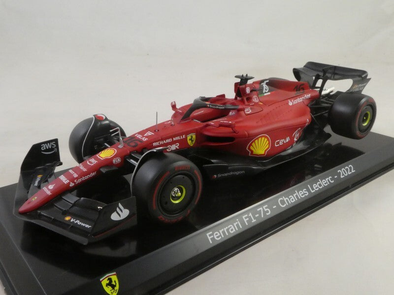 Formula 1 Ferrari F1-75 - Charles Leclerc 2022 #16 cu vitrina plexiglass - 1/24 Altaya