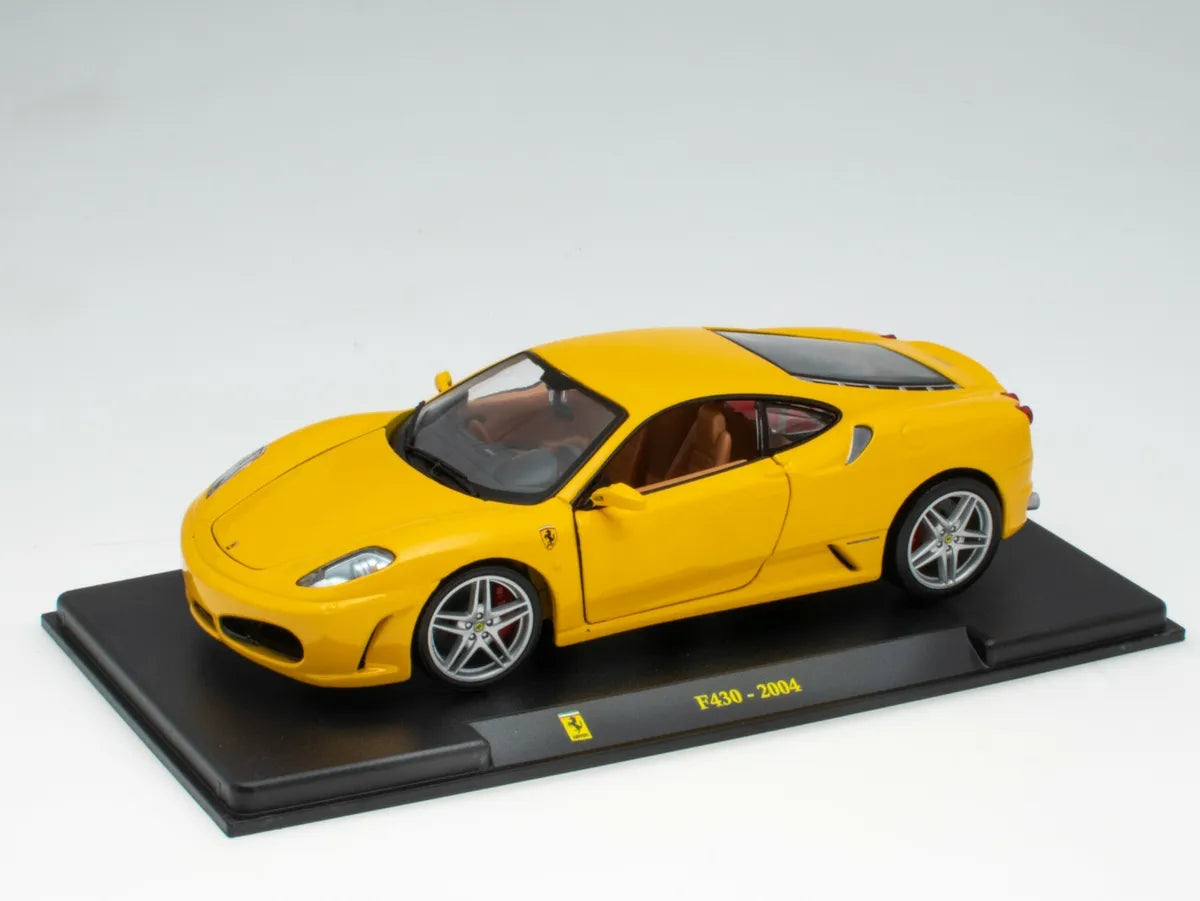 Ferrari F430 2004 galben cu vitrina plexiglass - 1/24 Bburago