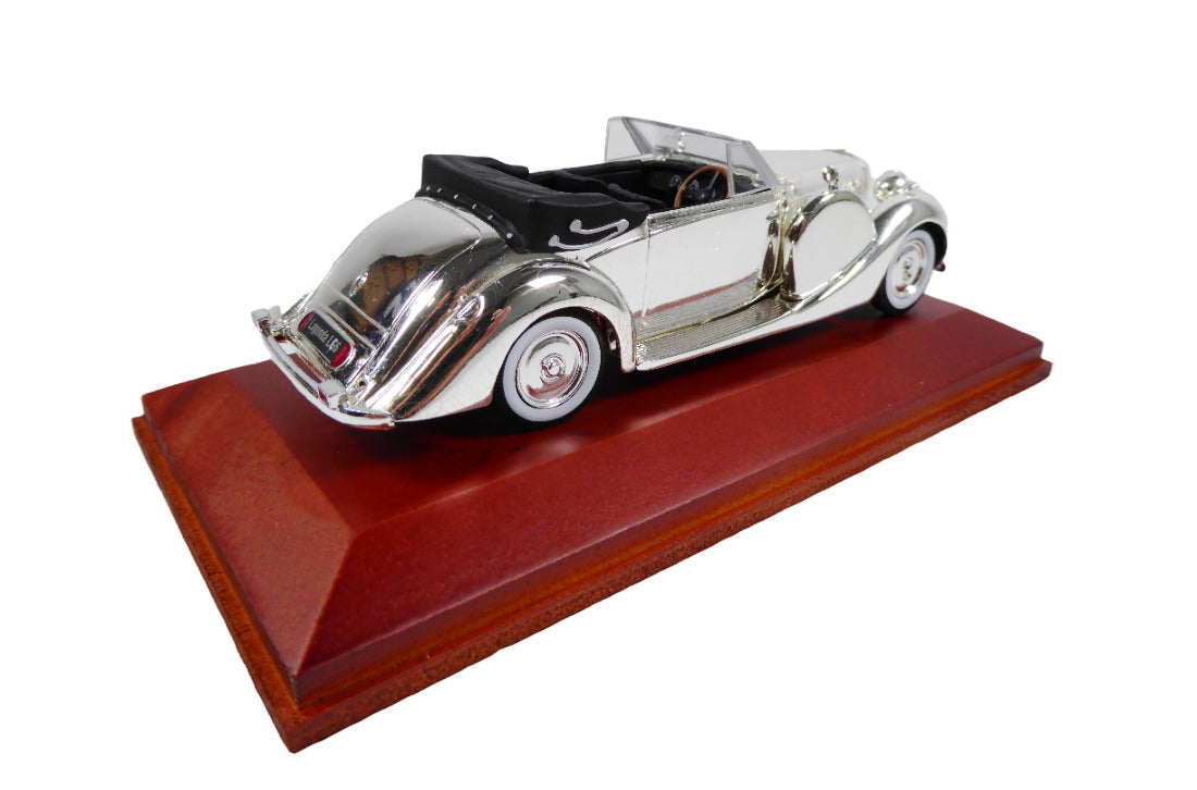 Lagonda LG 6 silver cu vitrina plexiglass (crapata) - 1/43 Atlas Collections