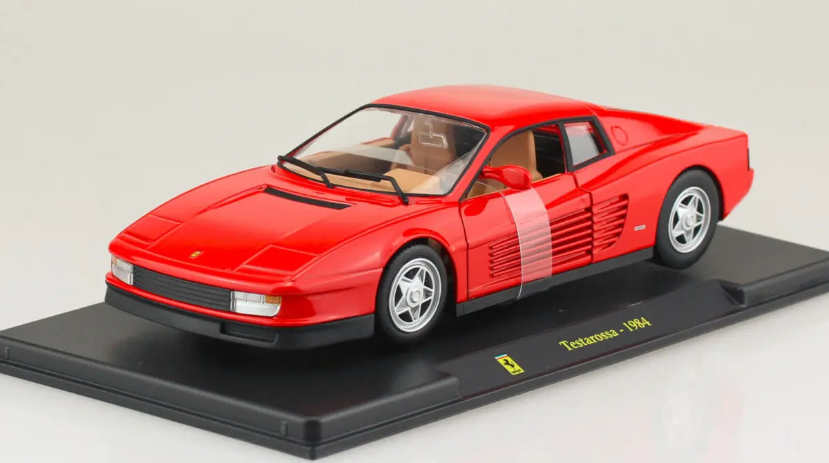 Ferrari Testarossa 1984 cu vitrina plexiglass crapata - 1/24 Bburago