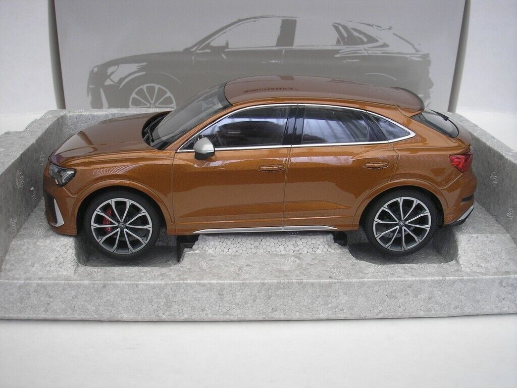 AUDI RS-Q3 SPORTBACK - 1/18 Minichamps