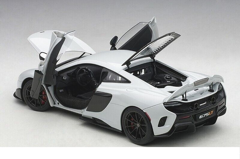 McLaren 675 LT silica white - 1/18 AUTOART