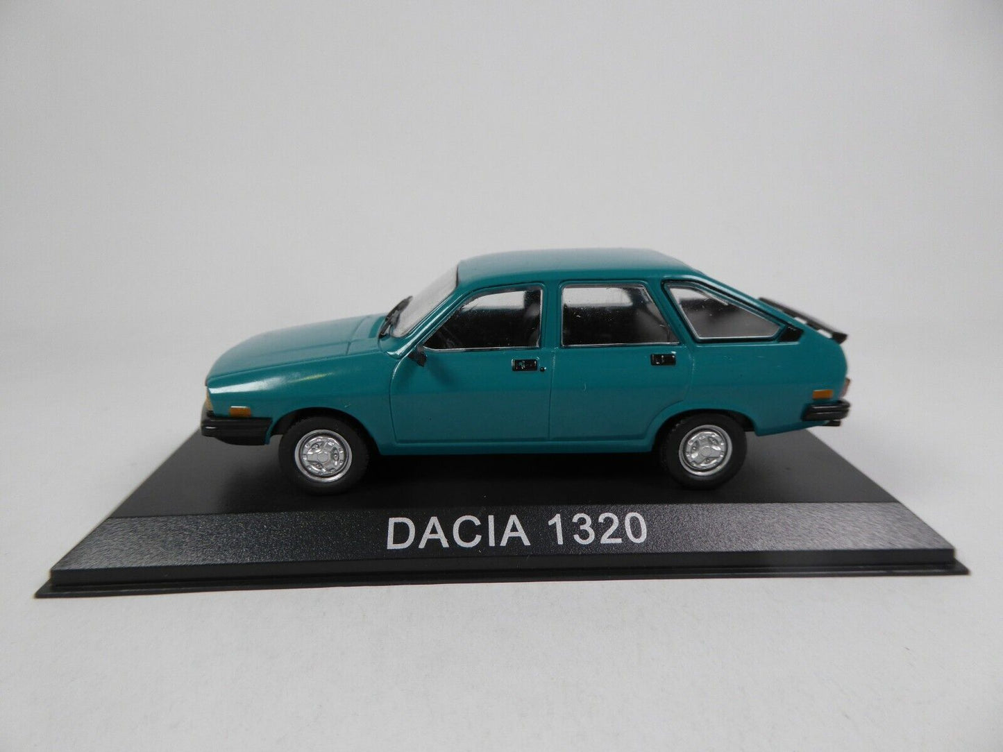 Dacia 1320 - 1/43 Altaya