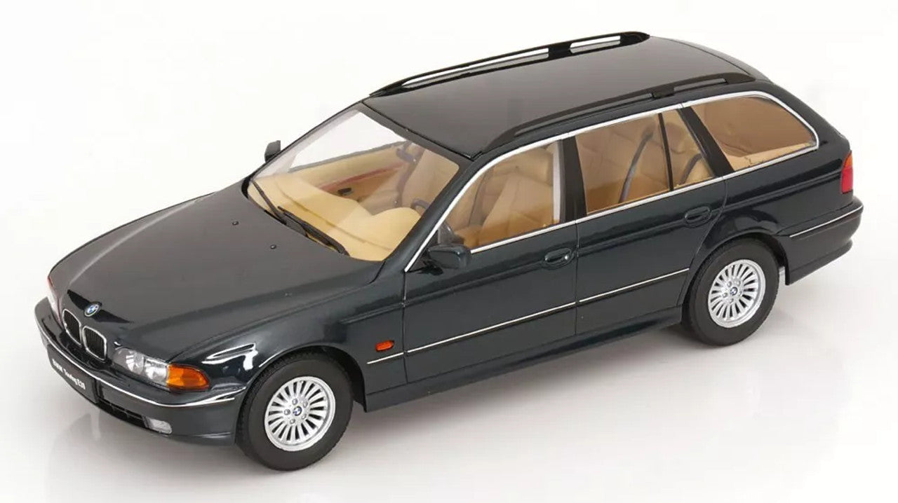 BMW 5-series Touring E39 1998 negru - 1/18 Triple9