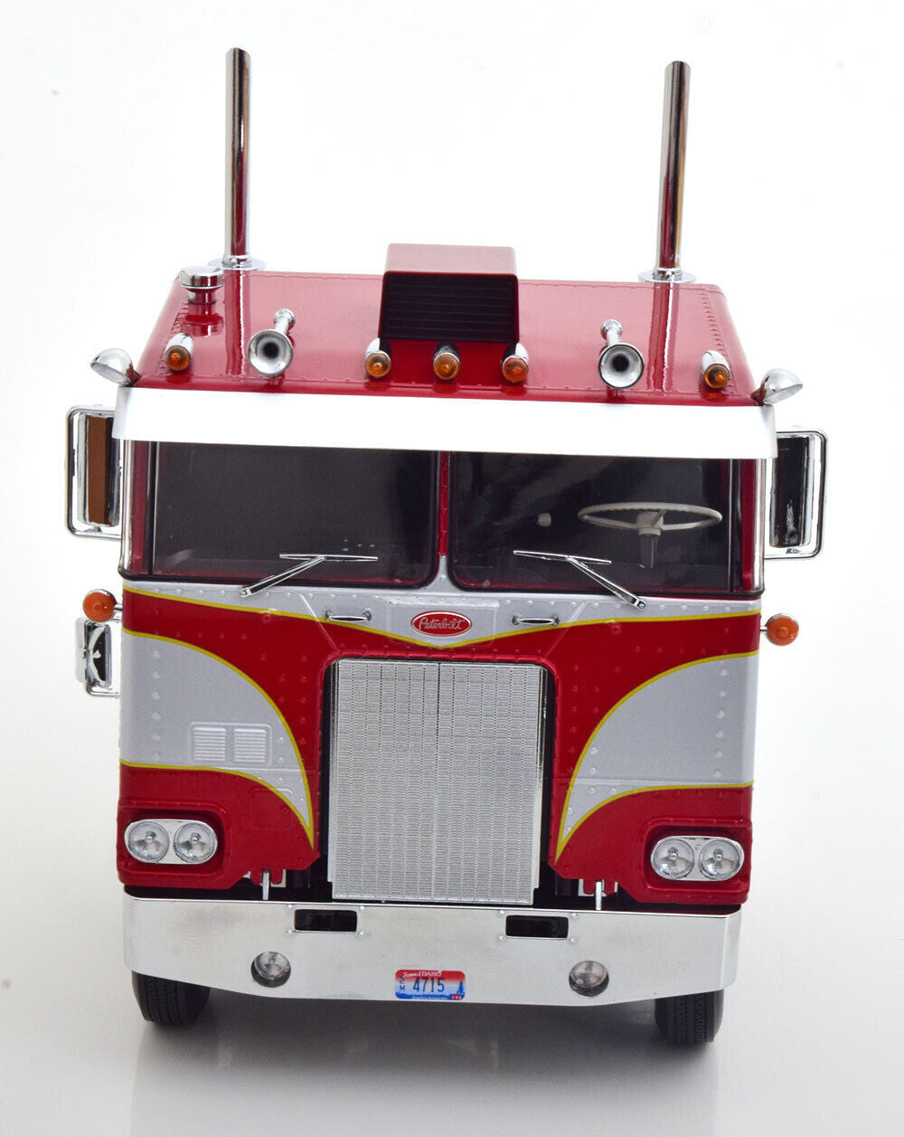 Camion Peterbilt 352 Pacemaker SZM 1977-1979 rosu/argintiu - 1/18 Road Kings