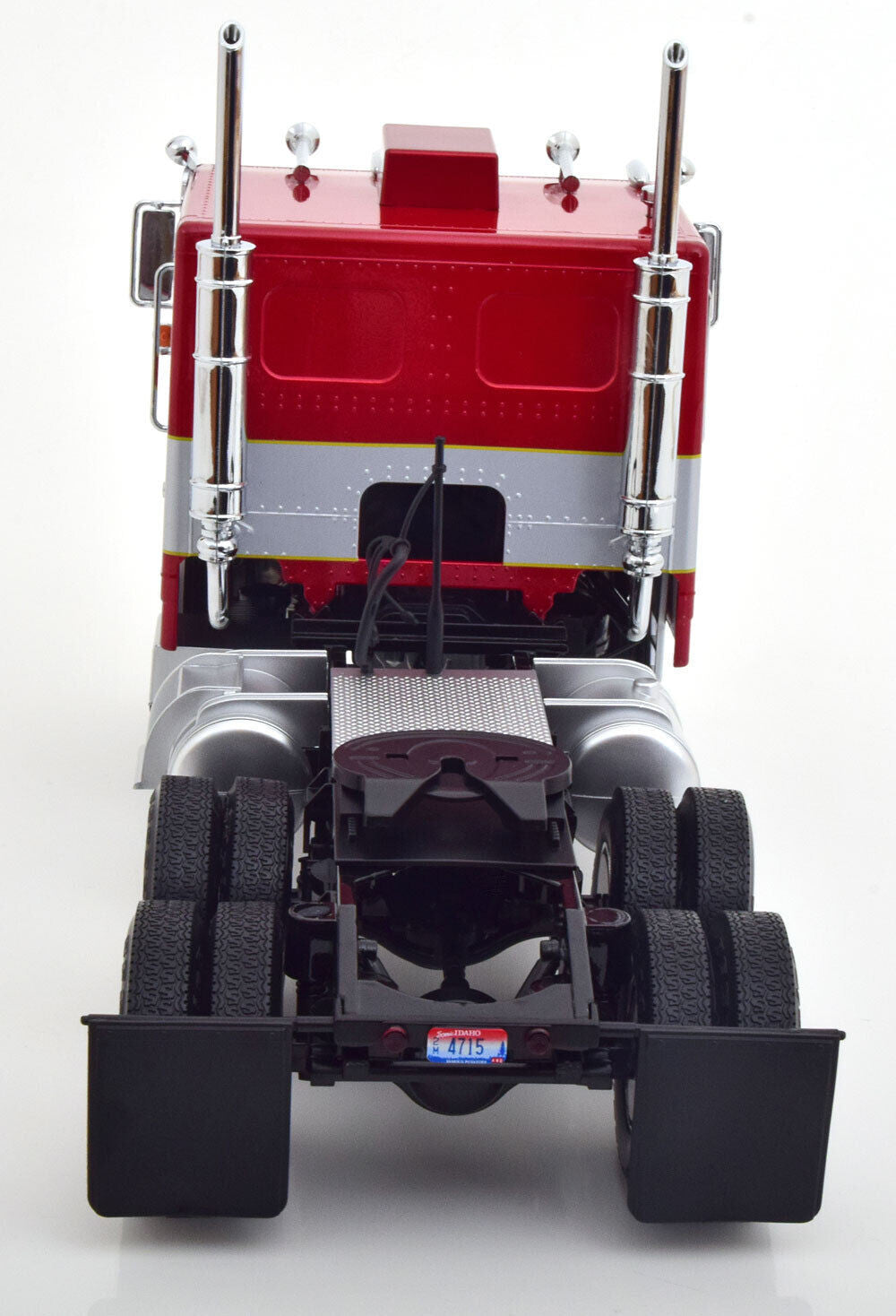 Camion Peterbilt 352 Pacemaker SZM 1977-1979 rosu/argintiu - 1/18 Road Kings