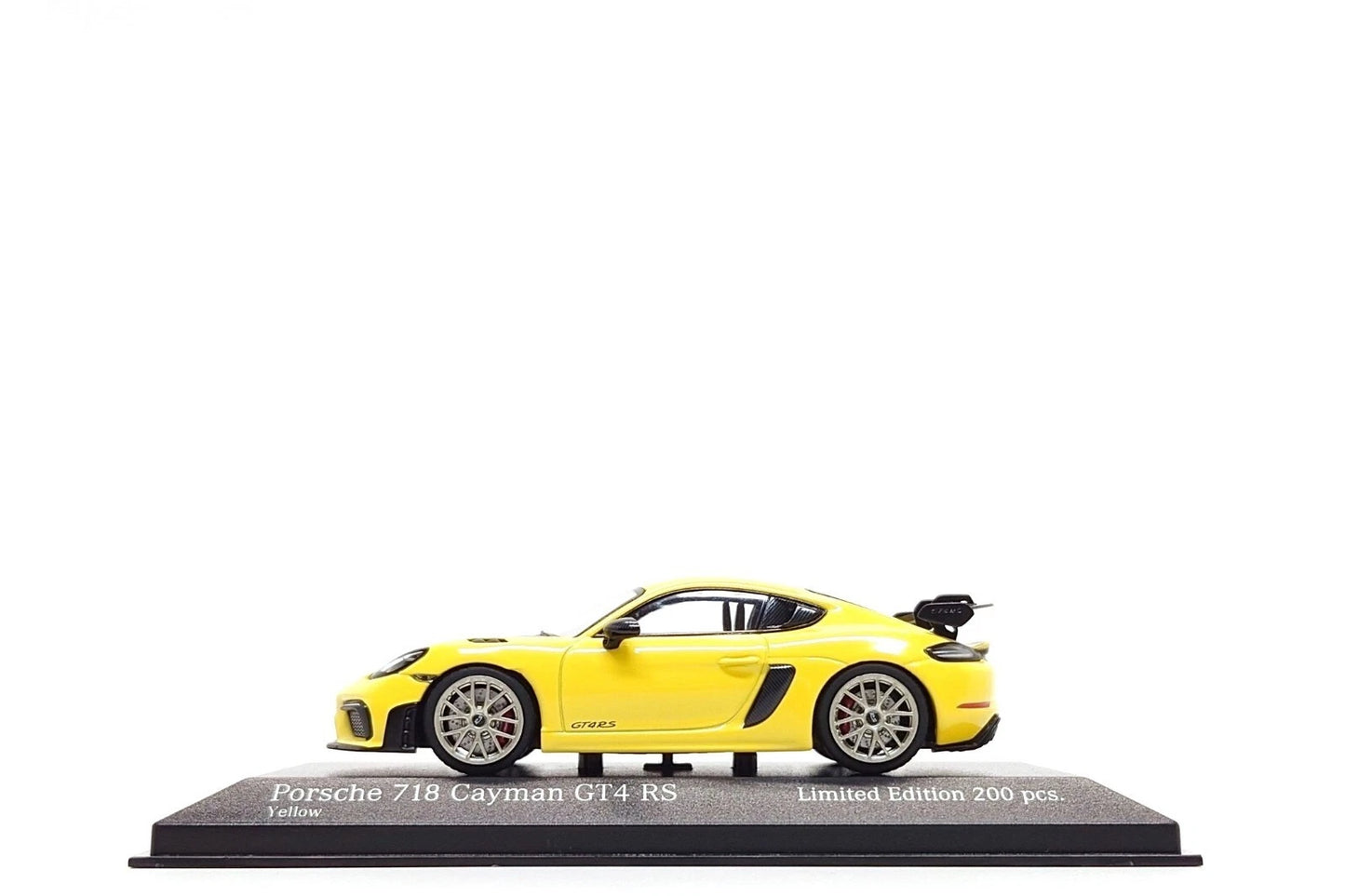 Porsche 718 Cayman GT4 RS galben 1/200pcs cu vitrina plexiglass - 1/43 Minichamps