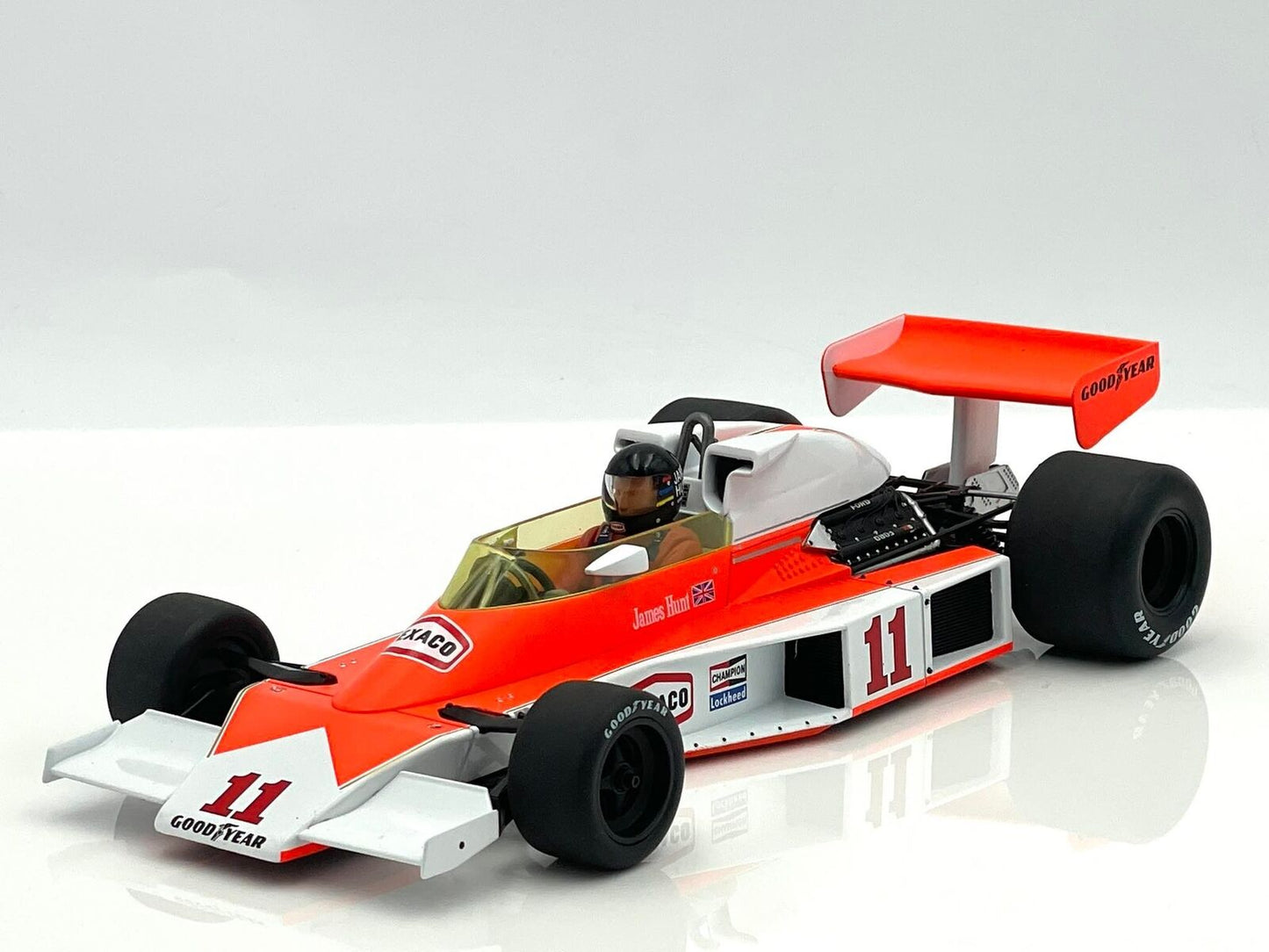 Formula 1 McLaren-Ford M23 #11 James Hunt - 1/18 Modelcar Group