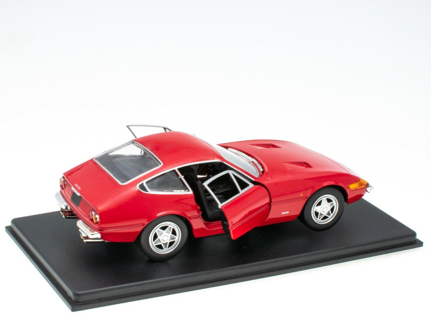 Macheta Ferrari 365 GTB4 1968 cu vitrina plexiglass - 1/24 Bburago