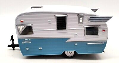 Rulota Shasta 15' Airflyte bleu/alb - 1/24 Greenlight