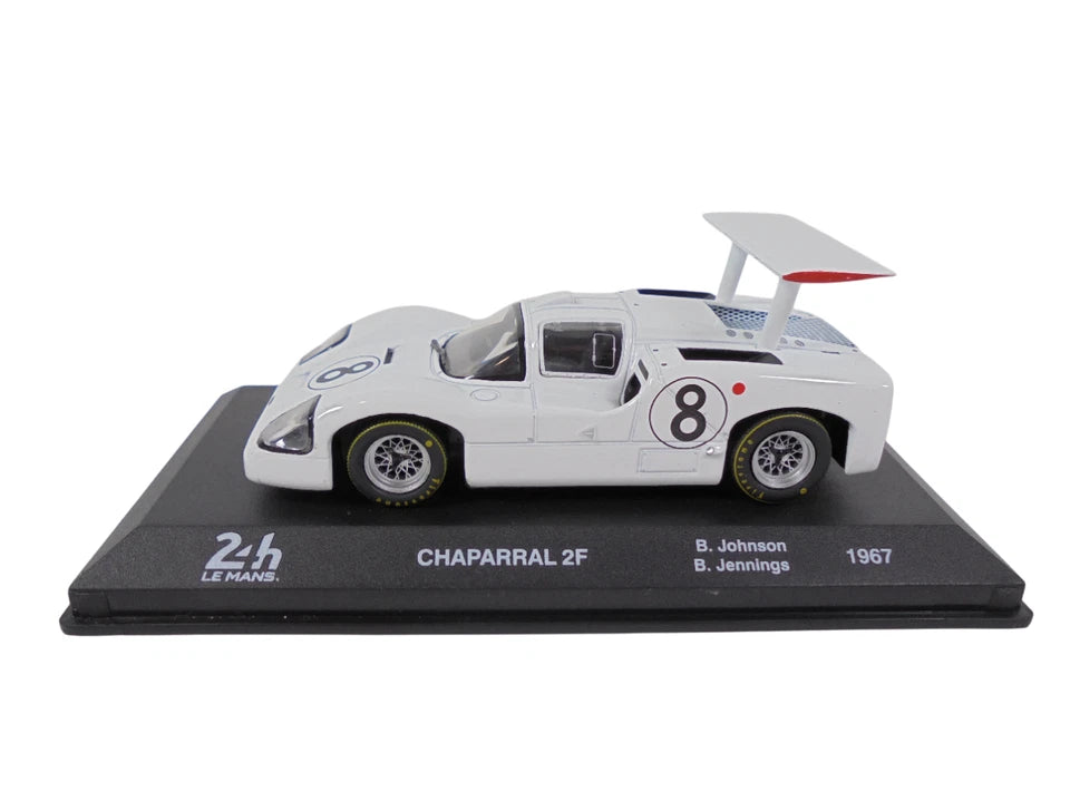 Chaparral 2F B.Johnson si B.Jennings #8 1967 cu vitrina plexiglass - 1/43 Altaya