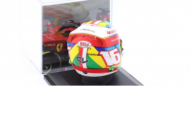 Casca Charles Leclerc 2022 cu vitrina plexiglass - 1/5 Spark