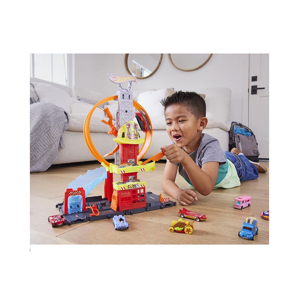 Pista Statia de pompieri Super loop - Hot Wheels