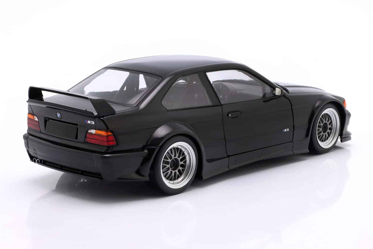 BMW M3 E36 GTR plain body black - 1/18 Werk83