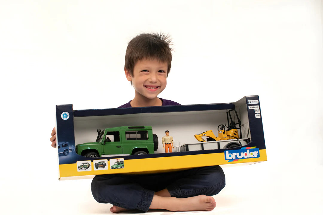 BRUDER 02593 - Land Rover Defender cu remorca,cu excavator si cu omulet