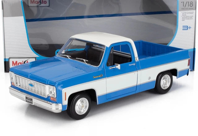 Chevrolet C10 Cheyenne Super 1974 albastru/alb - 1/18 Maisto