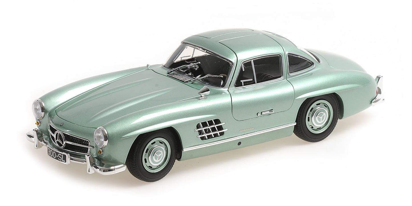 Mercedes-Benz 300 SL Coupe 1955 light green metallic 1/390pcs - 1/18 Minichamps