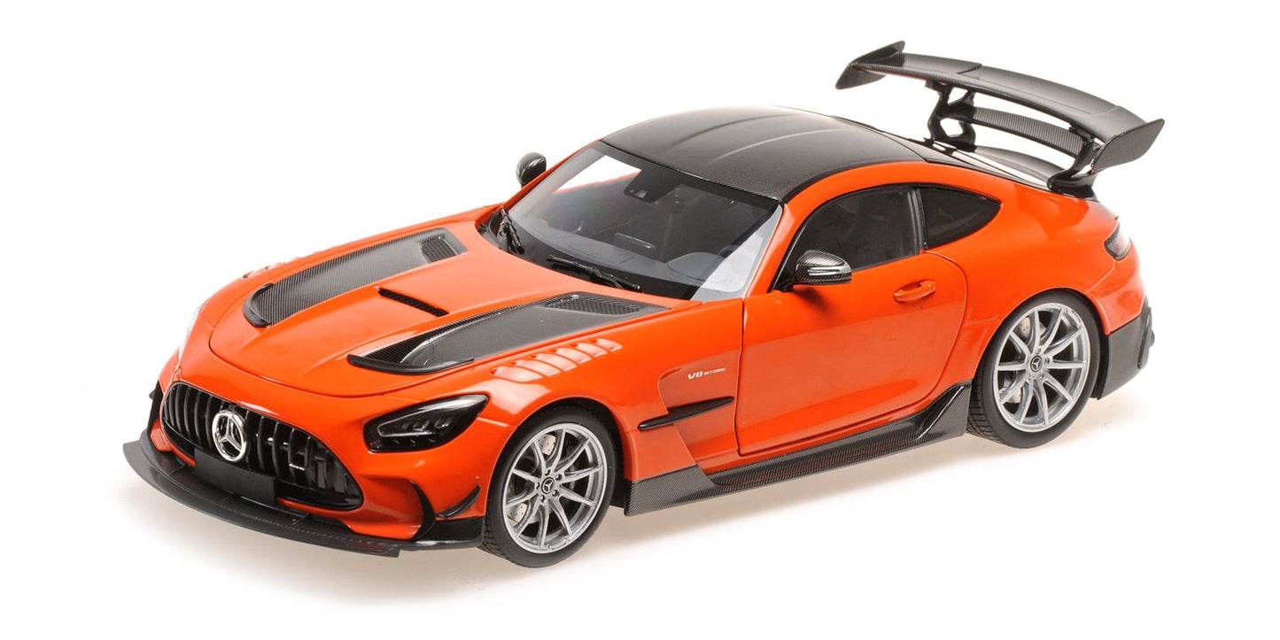 Mercedes-Benz AMG GT  2021 portocaliu - 1/18 Minichamps