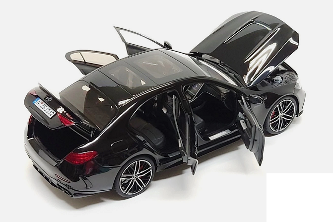Mercedes AMG C63 S E Performance negru - 1/18 NZG