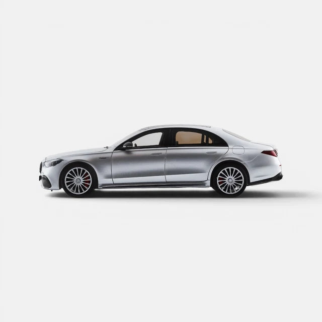 Mercedes AMG C63 S E Performance argintiu - 1/18 NZG