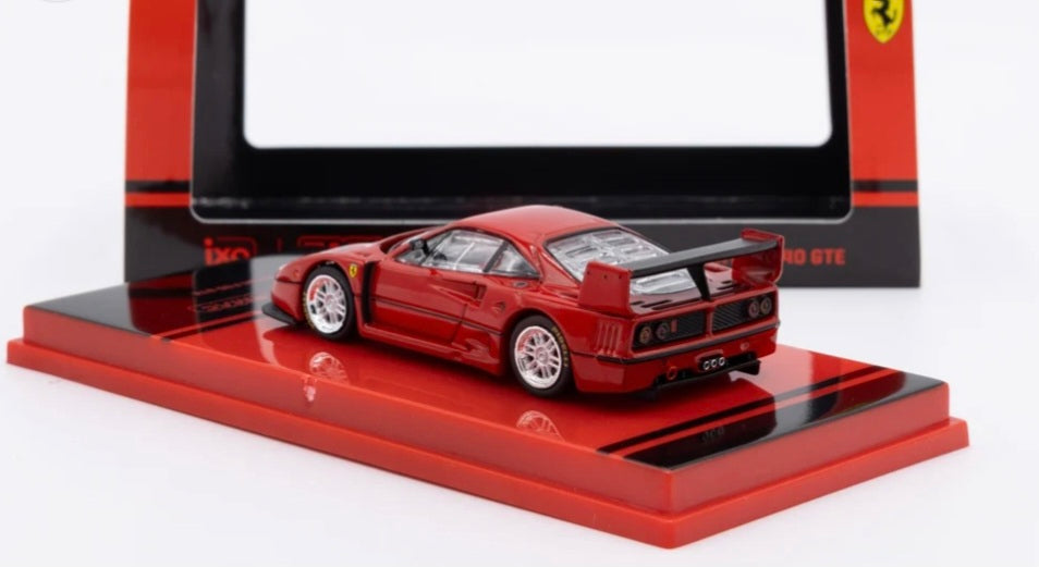 Ferrari F40 GTE cu vitrina plexiglass - 1/64 Tarmac